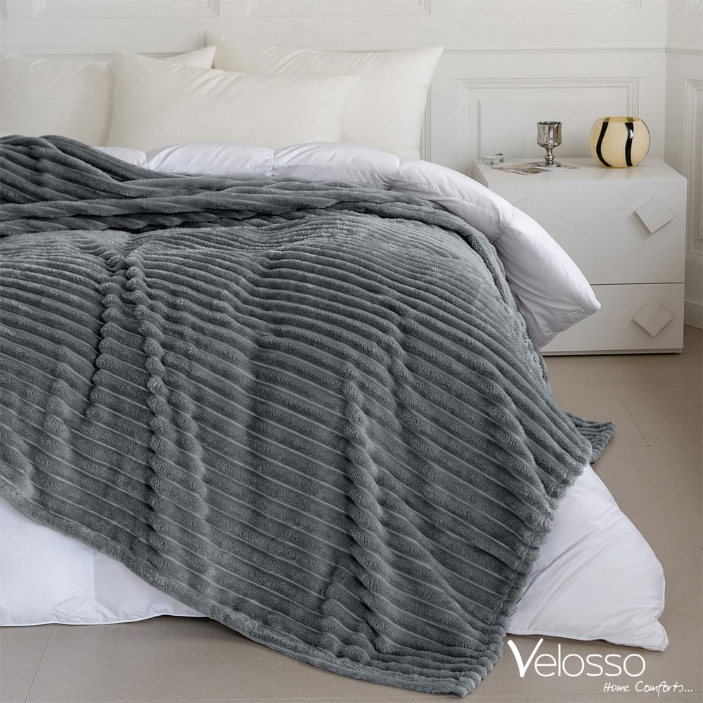 Velosso Bellissima Silver Plush Throw 100 x 150cm Image 4