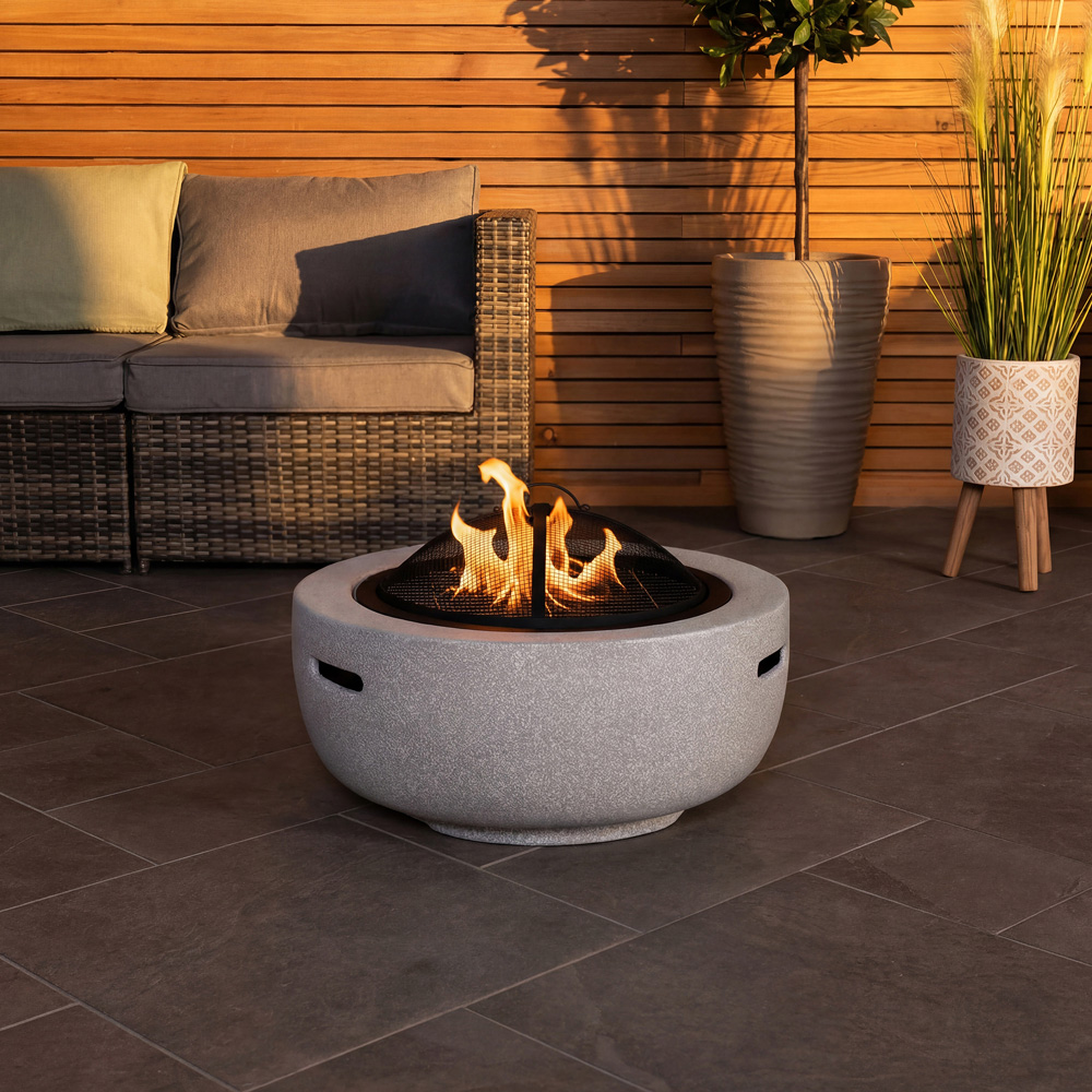 Charles Bentley Snug Magnesia Round BBQ Firepit with Mesh Cover Image 7