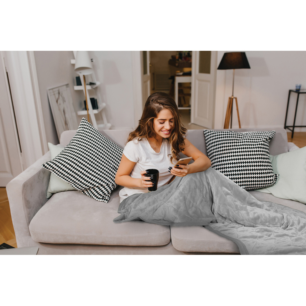 Velosso Silver Flannel Electric Throw 130 x 160cm Image 3