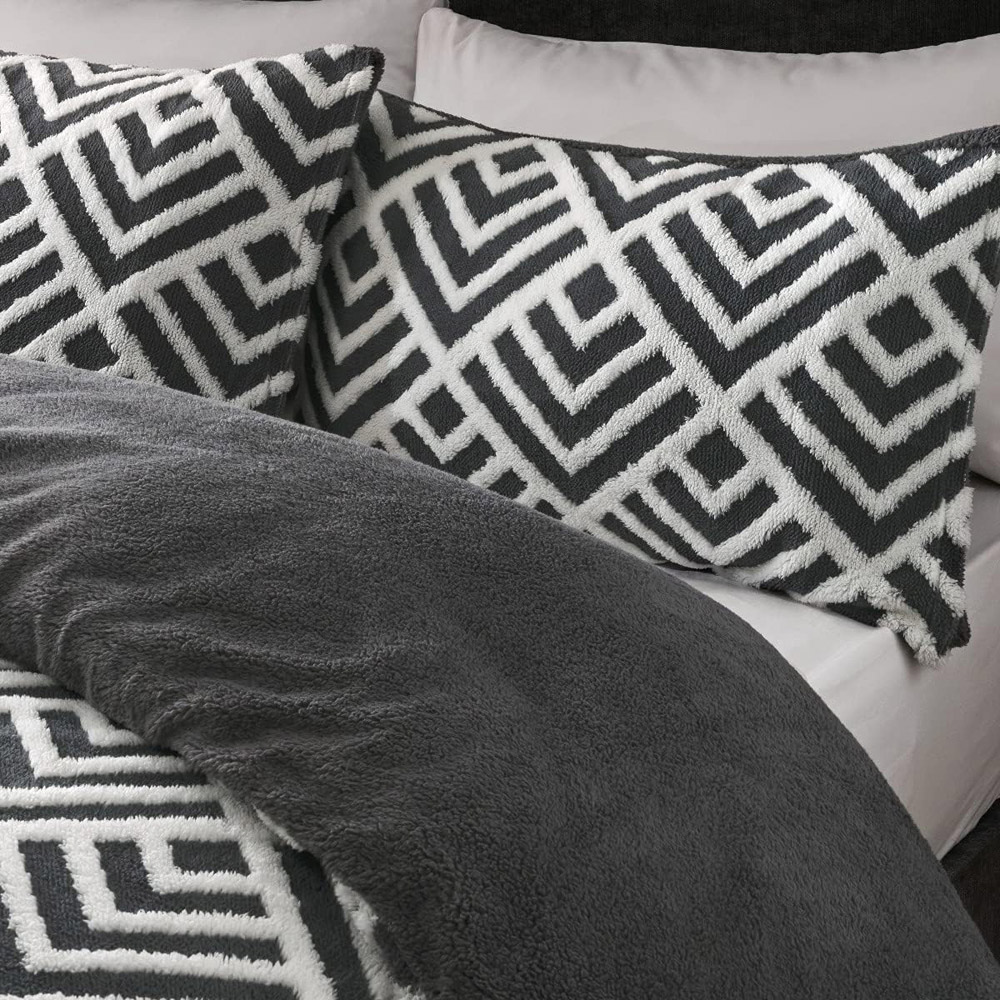 Smart Living Single Charcoal Geo Jacquard Fleece Duvet Set Image 5