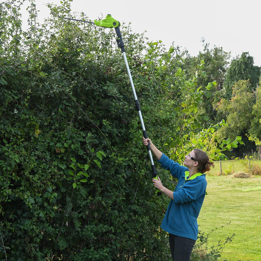 Garden Gear KH0694 Telescopic Hedge Trimmer 12V Image 2