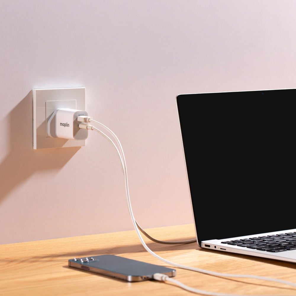 Maplin 2 Port USB Wall Charger Single USB-A and USB-C Ports 35W Image 2