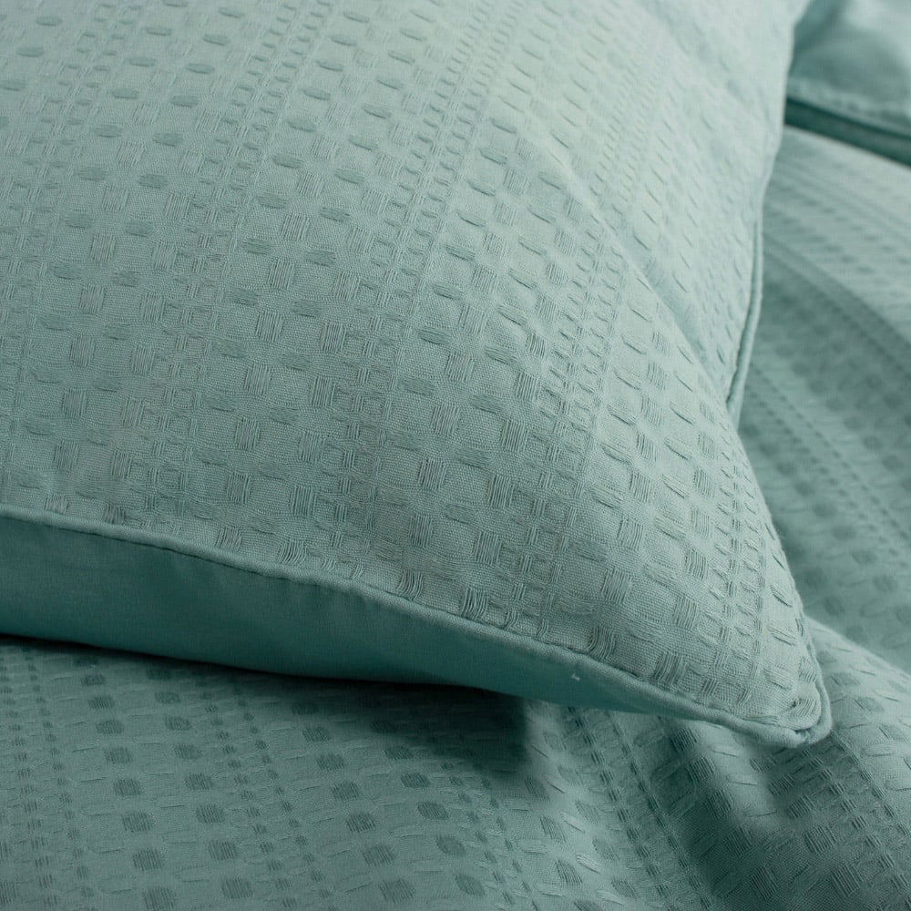 The Lyndon Company Saint-André King Size Green Reversible Duvet Set Image 2