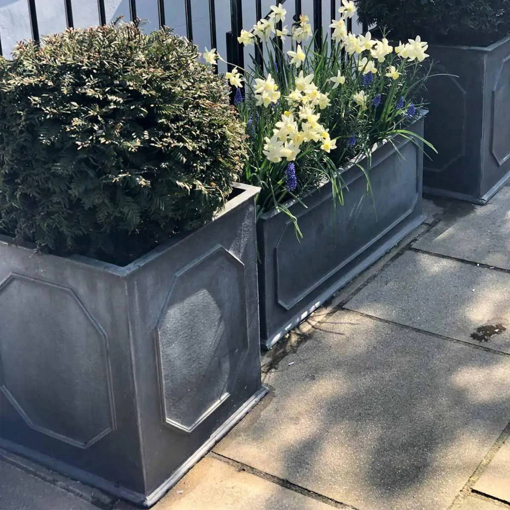 wilko Chelsea Faux Lead Light Stone Trough Outdoor Planter 23cm Image 5