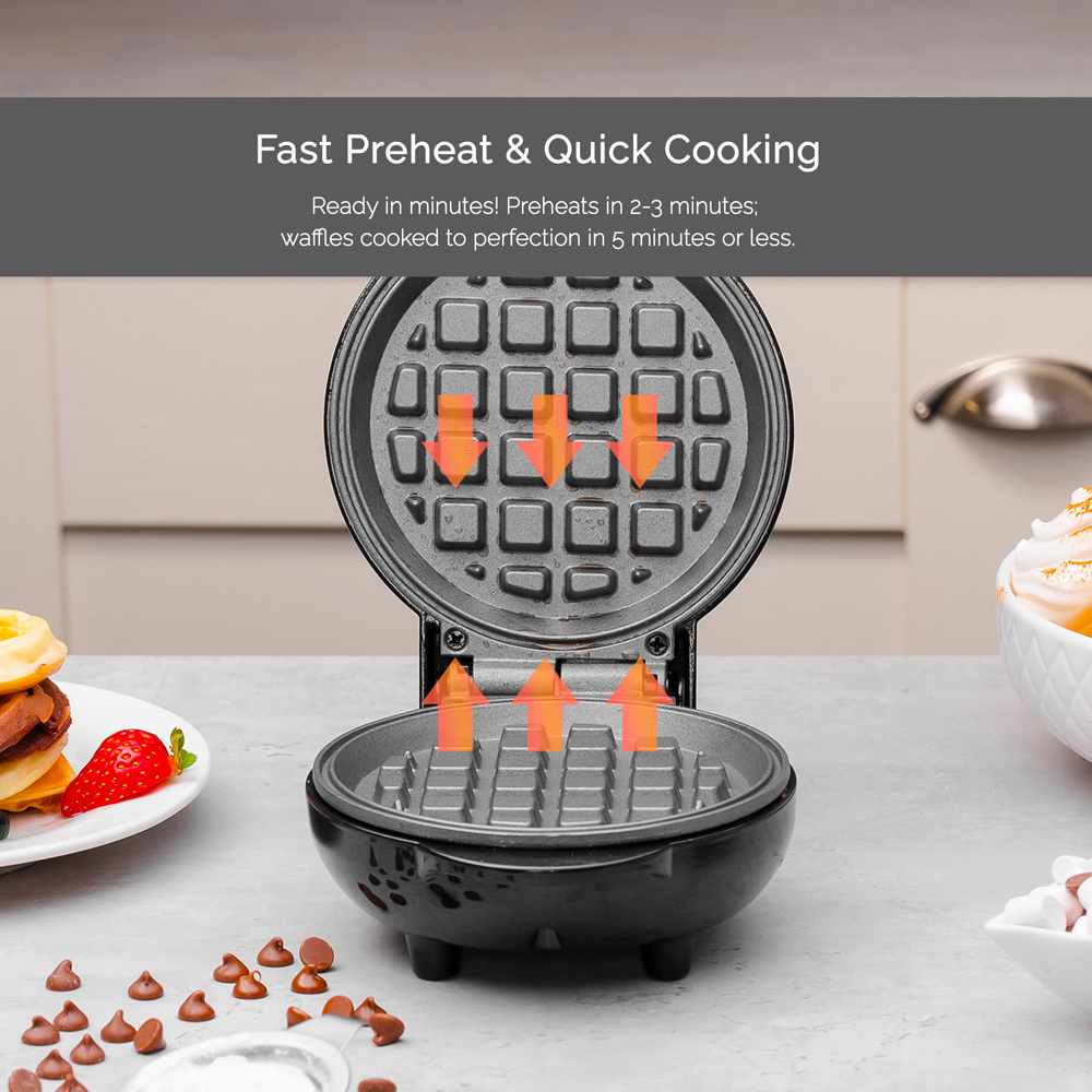 Innoteck Kitchen Pro DS-5506 Black Classic Waffle Pattern Mini Snack Maker 550W Image 3