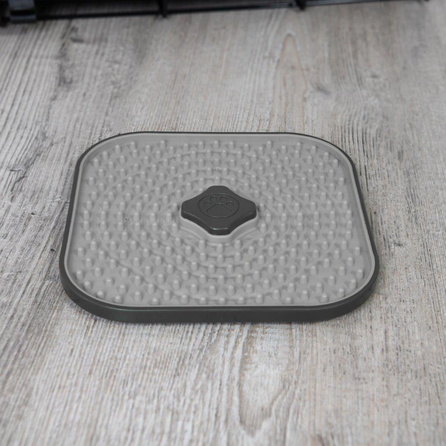 Crate Lick Plate - Grey Image 6
