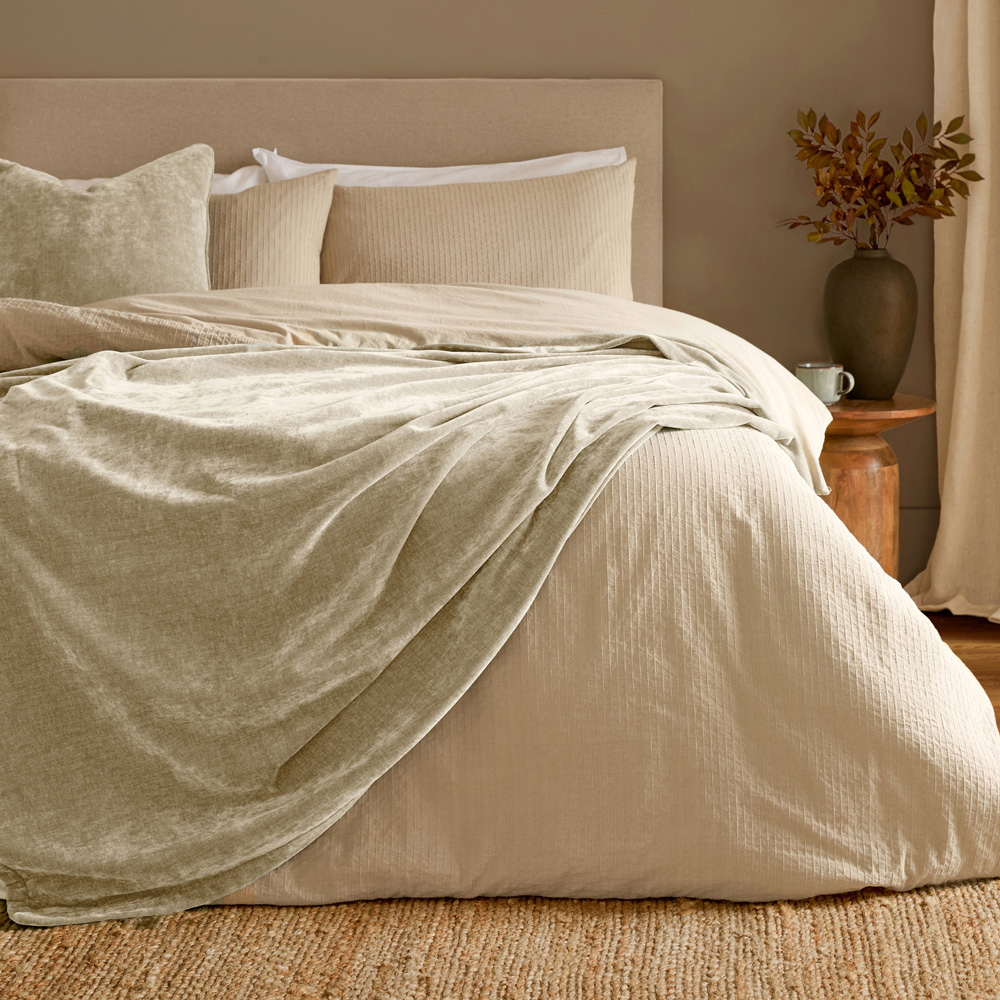 Yard Linen Heavy Chenille Velvet Throw 130 x 180cm Image 2