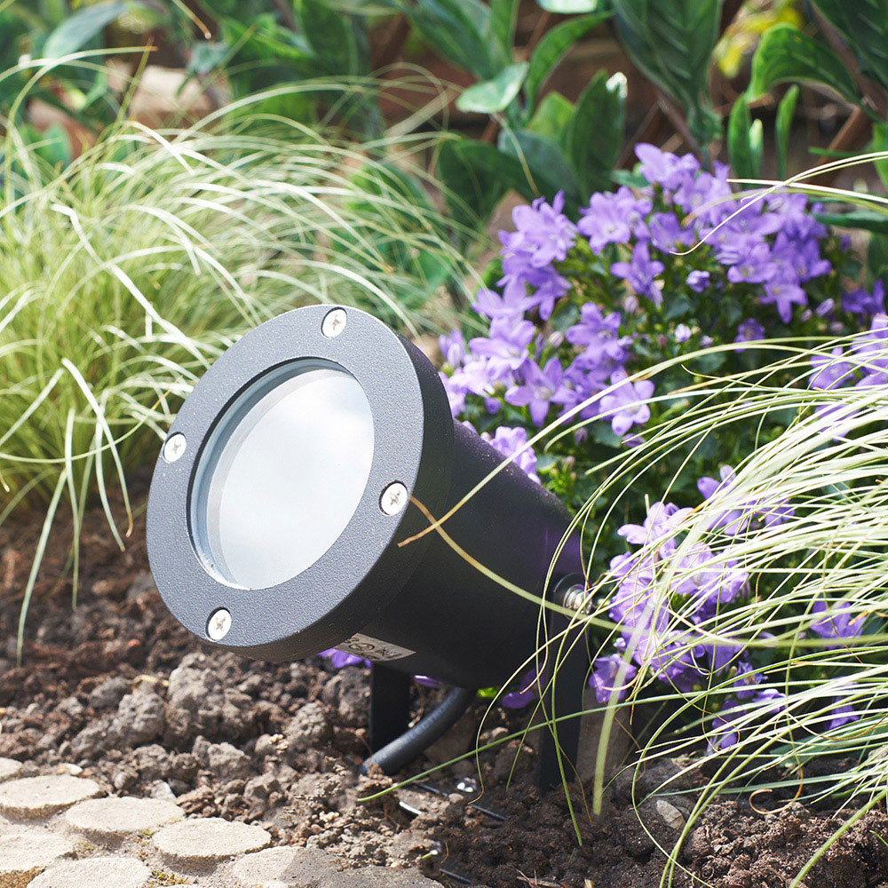 Derwent Set of 2 Black Outdoor Spike Lights with 5W Warm White Bulb Image 6