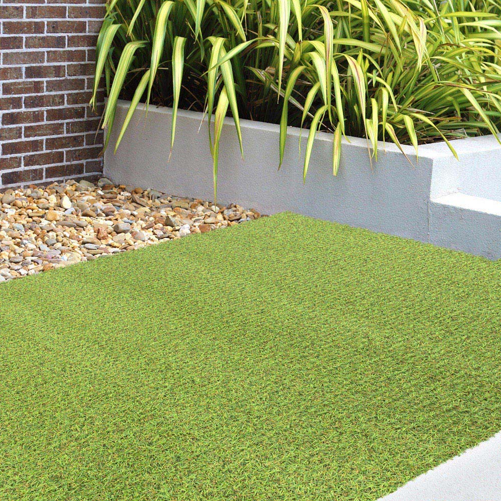 GardenKraft 15mm 4m x 1m Light Green Artificial Grass Image 7