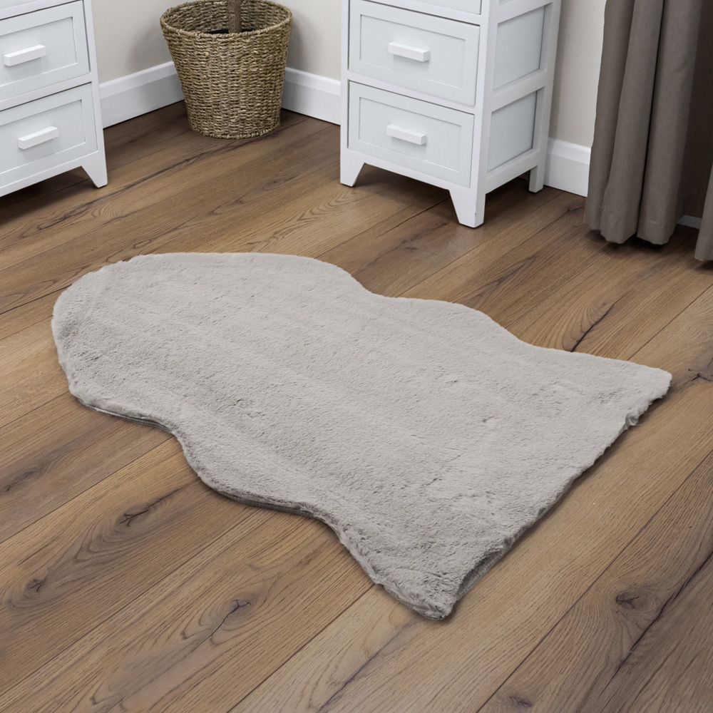 JVL Light Taupe Faux Fur Rug 60 x 90cm Image 2