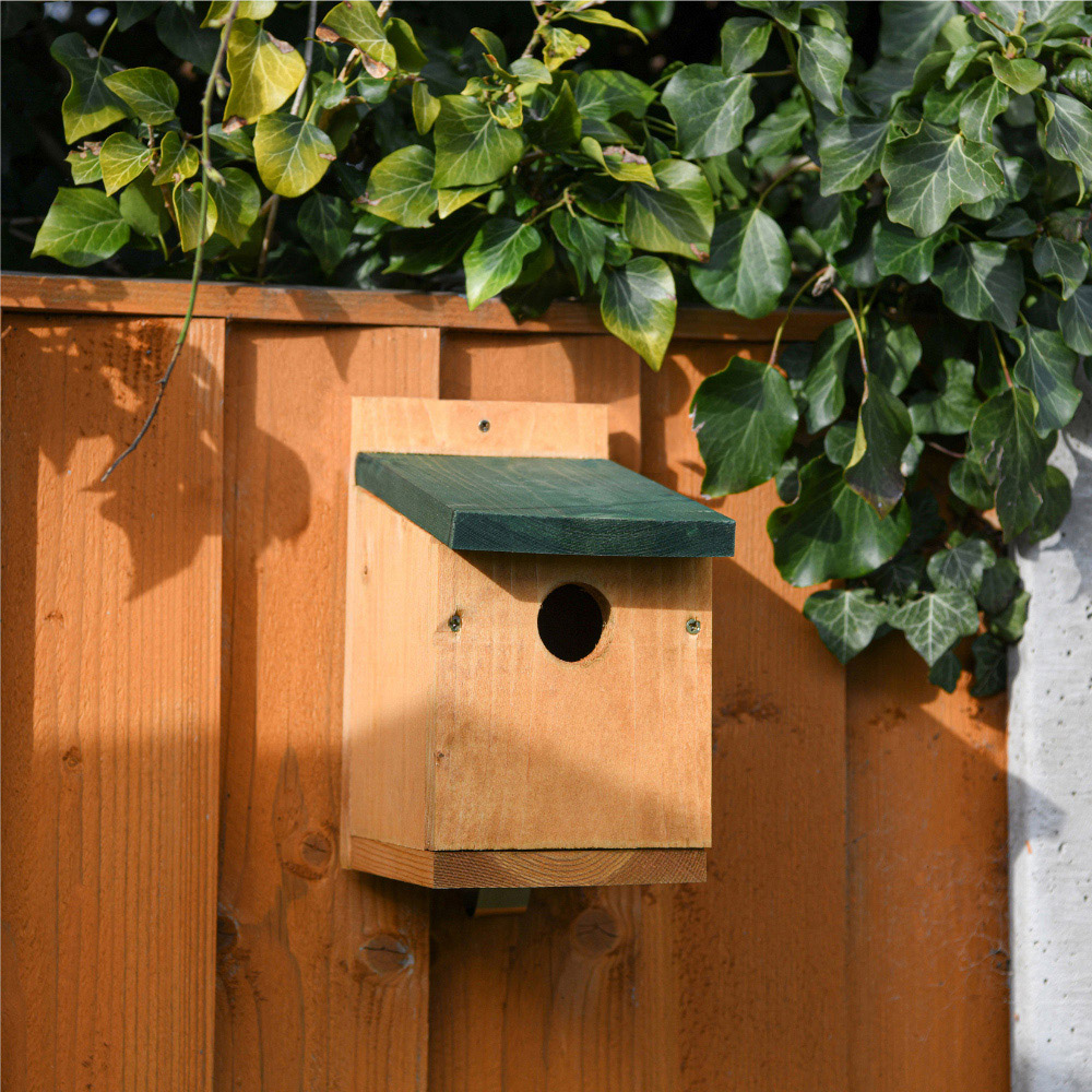 Happy Beaks Classic Nest Box with Green Roof Image 2