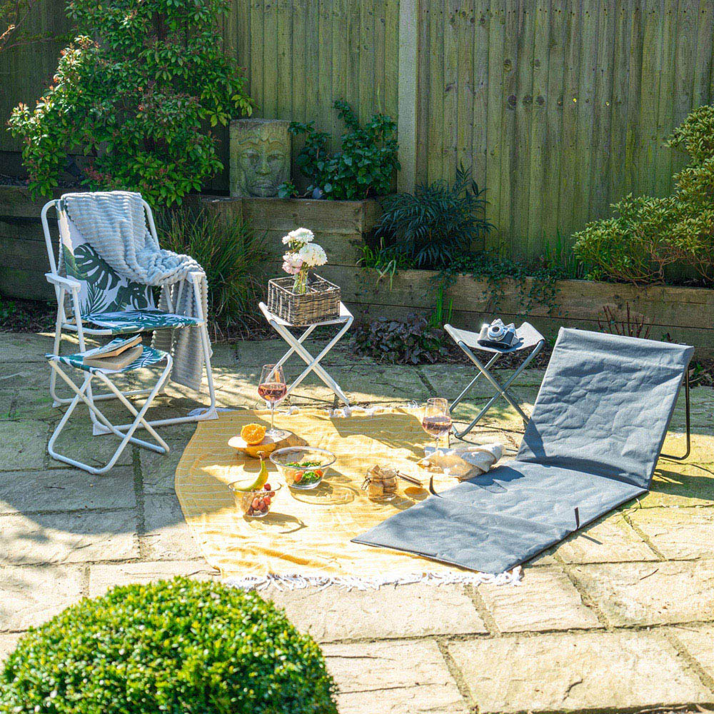 Harbour Housewares Grey Folding Beach Lounger Image 4