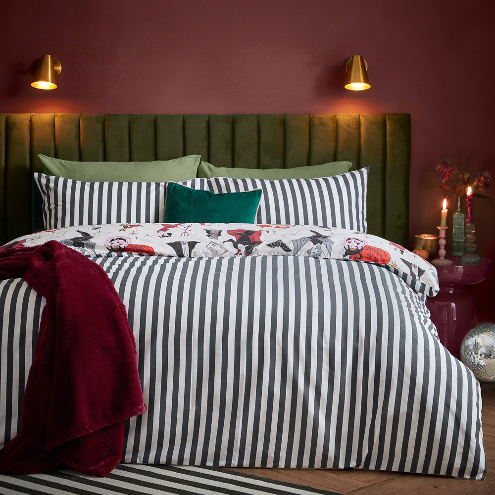 Furn King Size Trick or Treat Monochrome Reversible Halloween Duvet Set Image 2