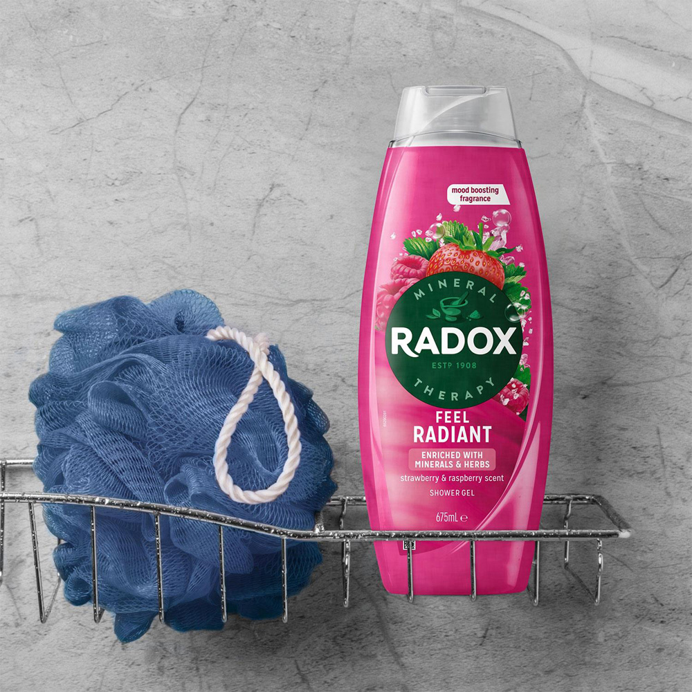Radox Mineral Therapy Feel Radiant Strawberry and Raspberry Revitalising Shower Gel 675ml 6 Pack Image 2