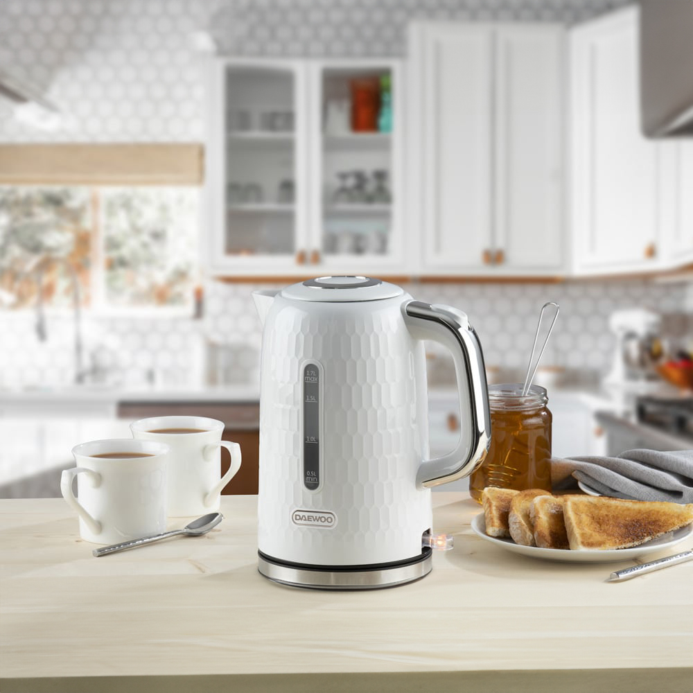 Daewoo Honeycomb White 1.7L Jug Kettle Image 2