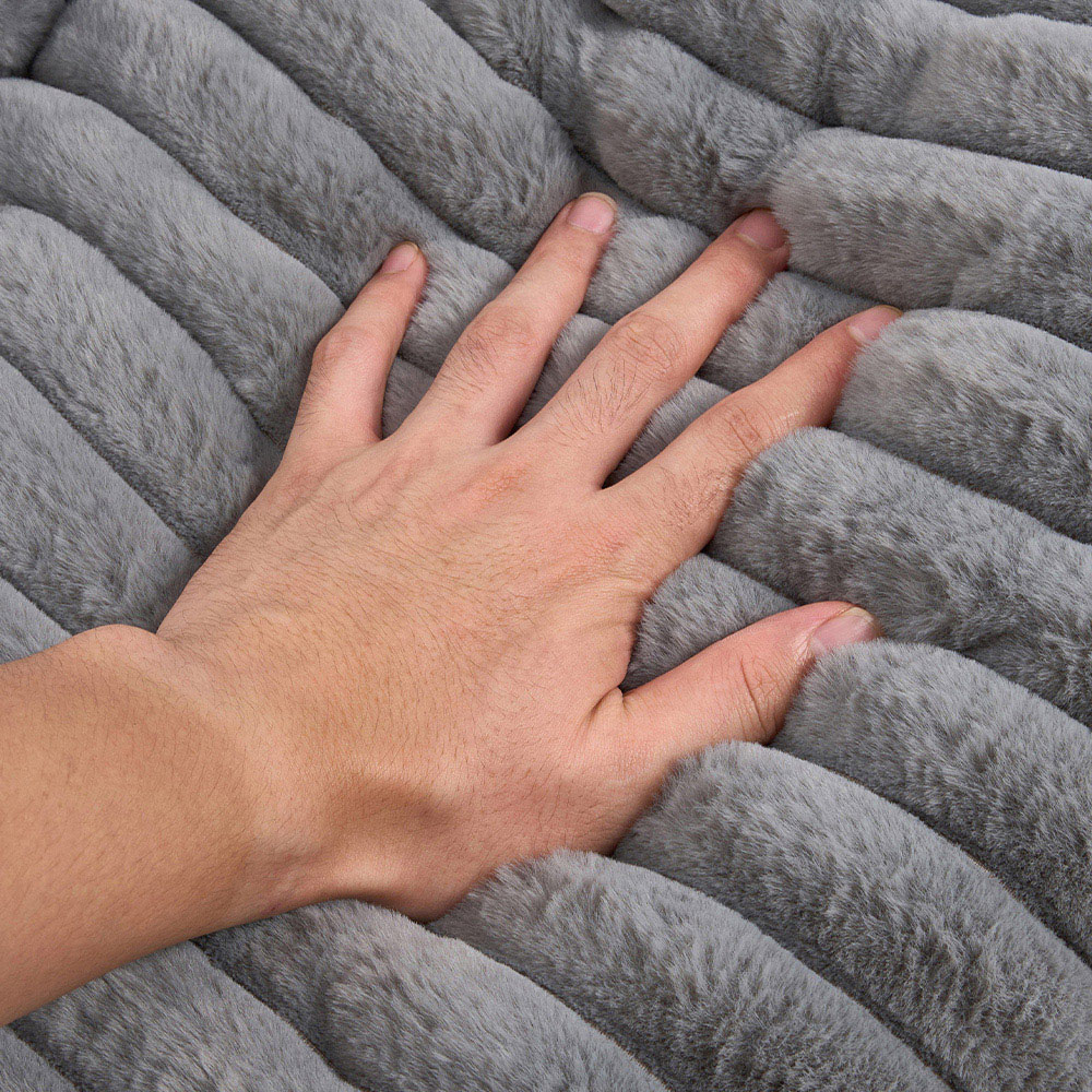 H&O Direct 76cm Super Soft Channel Warm Pet Sofa Bed Image 4