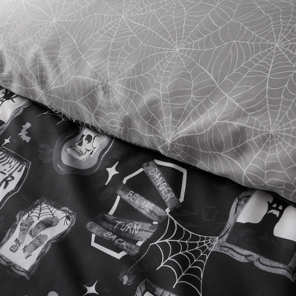 Enter If You Dare Duvet Set Black Single Image 4
