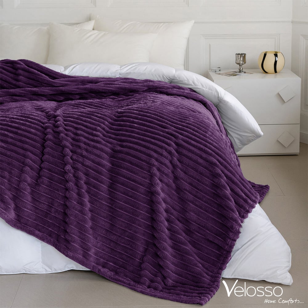 Velosso Bellissima Aubergine Plush Throw 100 x 150cm Image 4