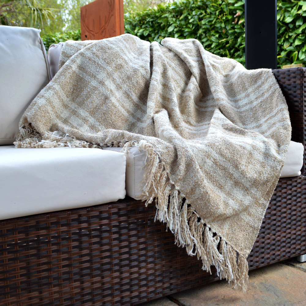 Allure Home Fashions Darwin Natural Chenille Checked Tartan Throw 150 x 200cm Image 3