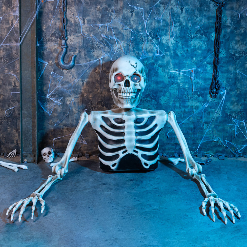 Giant Skeleton Groundbreaker Decoration Image 3