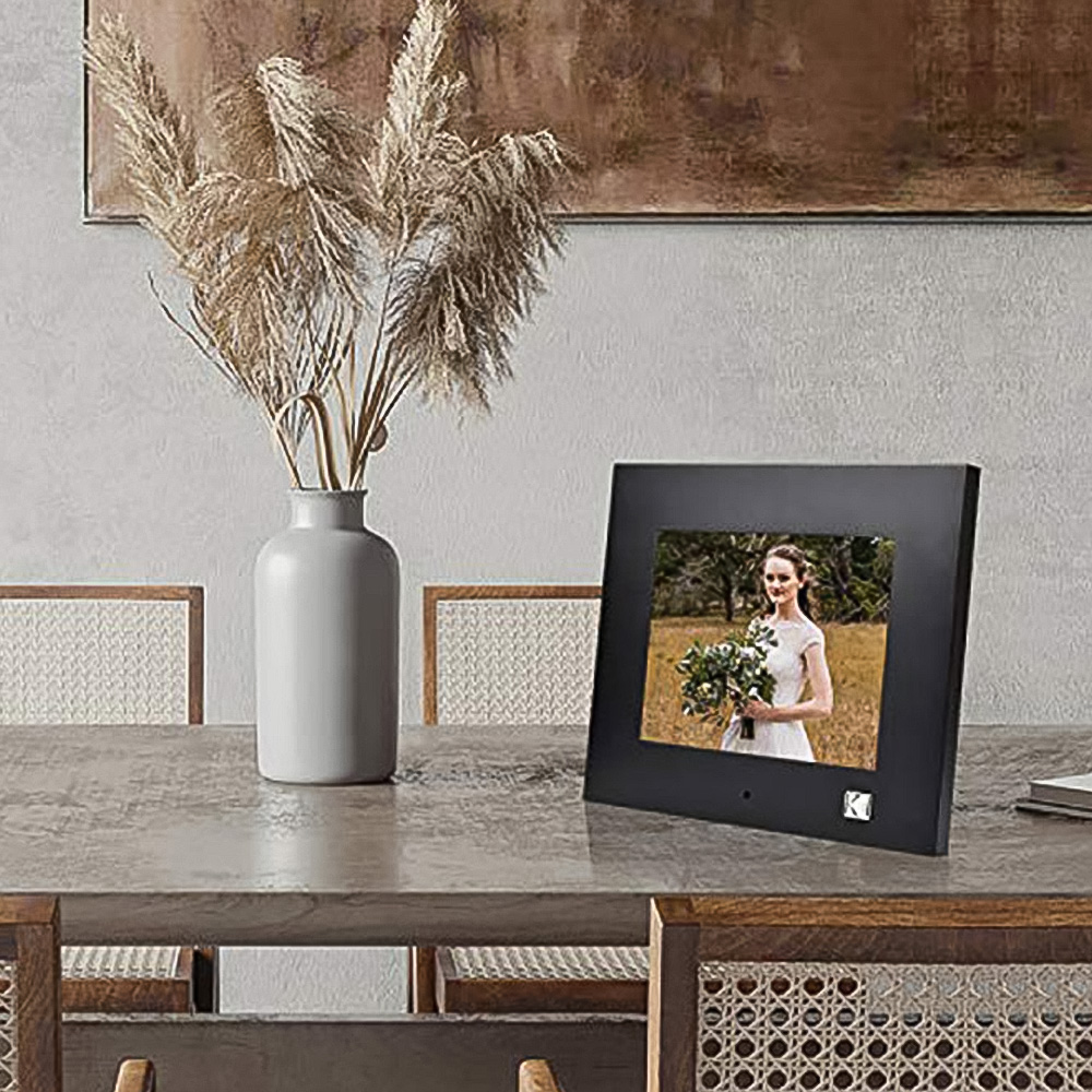 Kodak 8 inch Ebony Black Digital Photo Frame Image 2