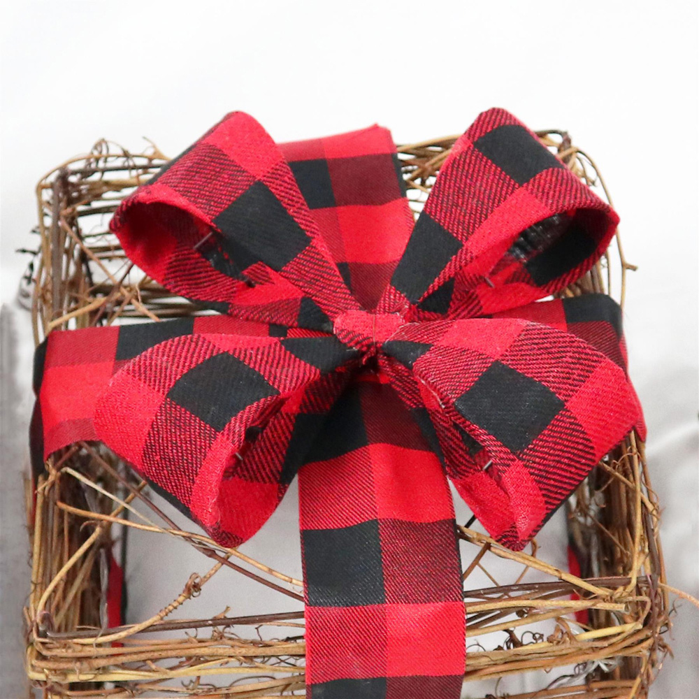 Shatchi Set of 3 Warm White LED Tartan Bow Rattan Parcels Image 4