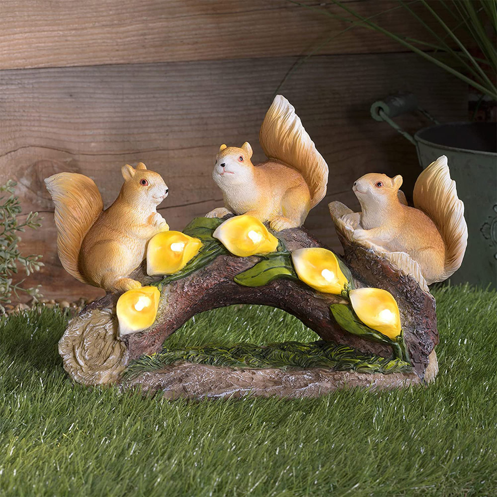 wilko Squirrels on Log LED Solar Ornament Light Image 2