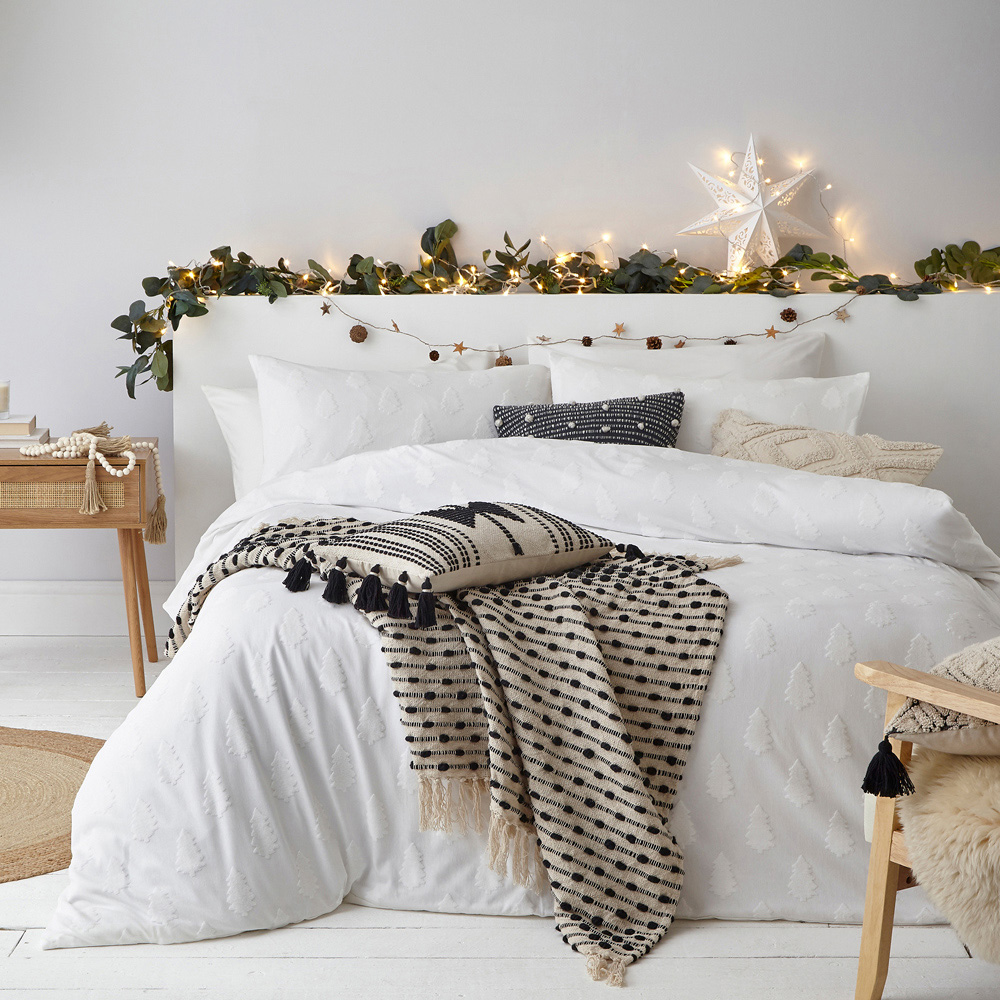 furn. Yard Tufted Tree Double White Festive Duvet Cover Set Image 4