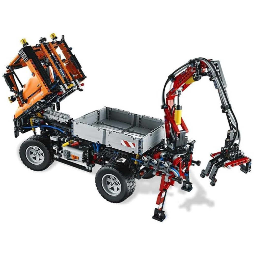 LEGO Technic 8110 Unimog U400 Set 2048-Piece Image 7