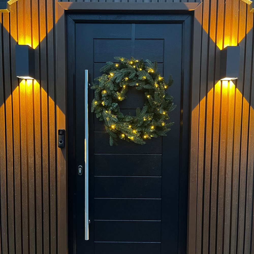 Festive Christmas Pre-Lit Green Wreath 60cm Image 9