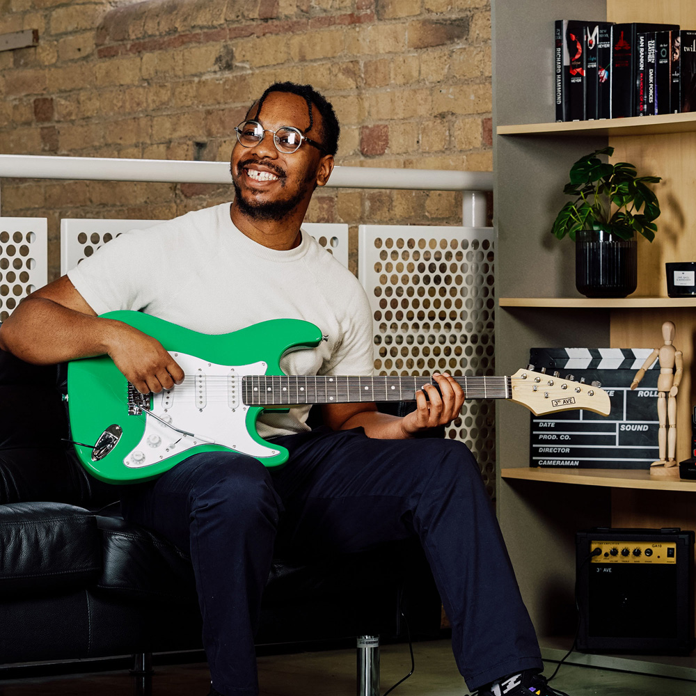 3rd Avenue Green Full Size Electric Guitar Set Image 2