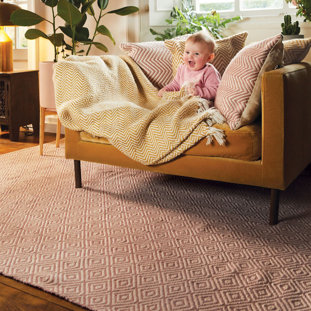 Hug Rug Rose Woven Diamond Rug 120 x 170cm Image 2