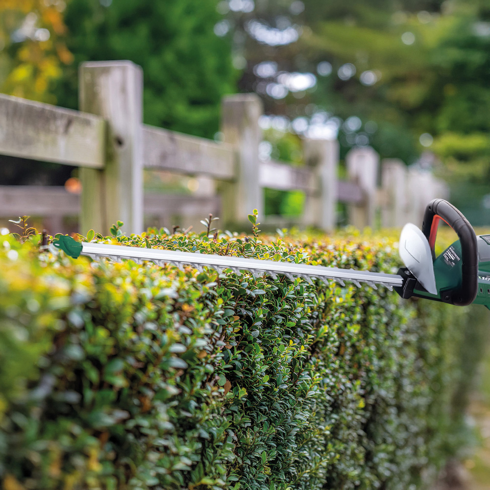 Webb WEV20X2HT61B4X 40V 61cm Cordless Brushless Hedge Trimmer with Battery and Charger Image 3
