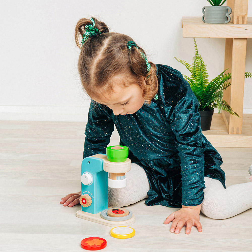 Bigjigs Toys Wooden Microscope Toy with Lenses Image 4