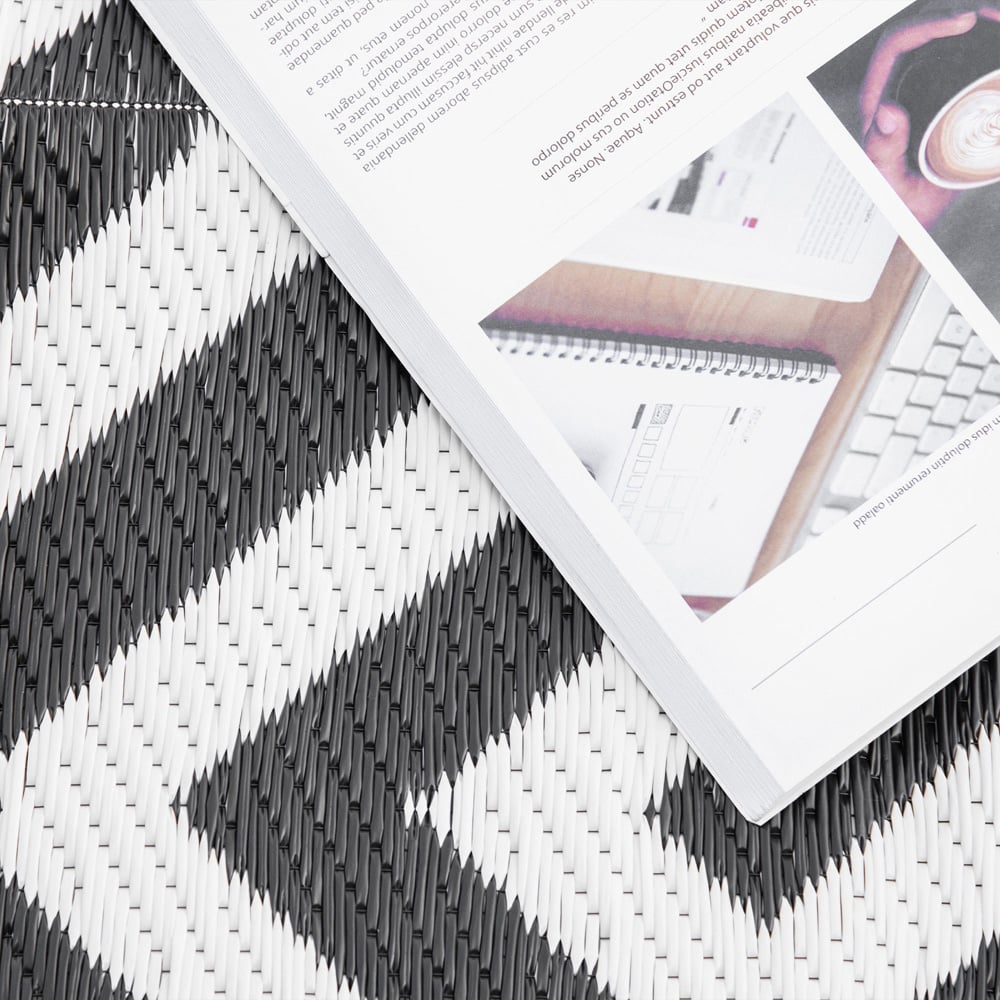 Outsunny Black and White Reversible Outdoor Rug 121 x 182cm Image 3
