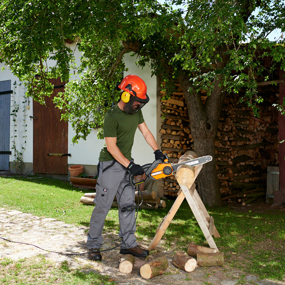 Worx WG303E 2000W Corded 40cm Electric Chainsaw Image 2