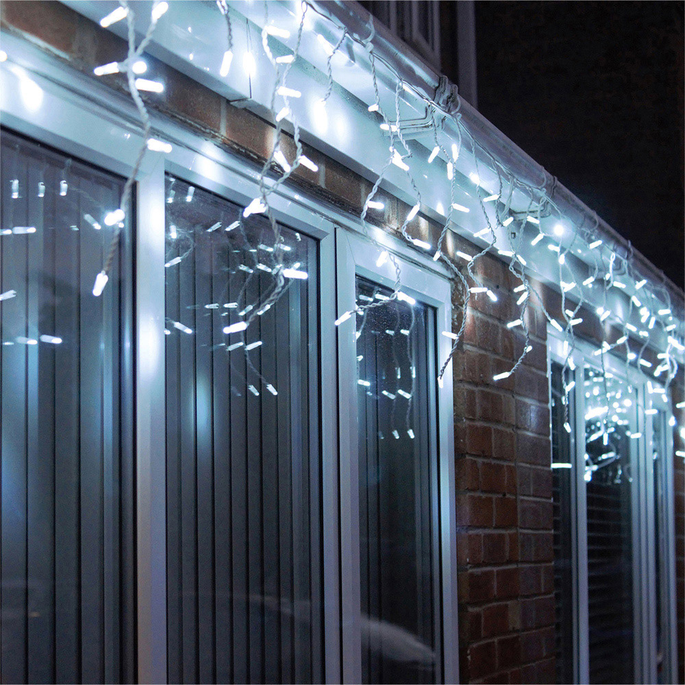 Eagle Connect 420 Cool White LED White Icicle Light 17m Image 1