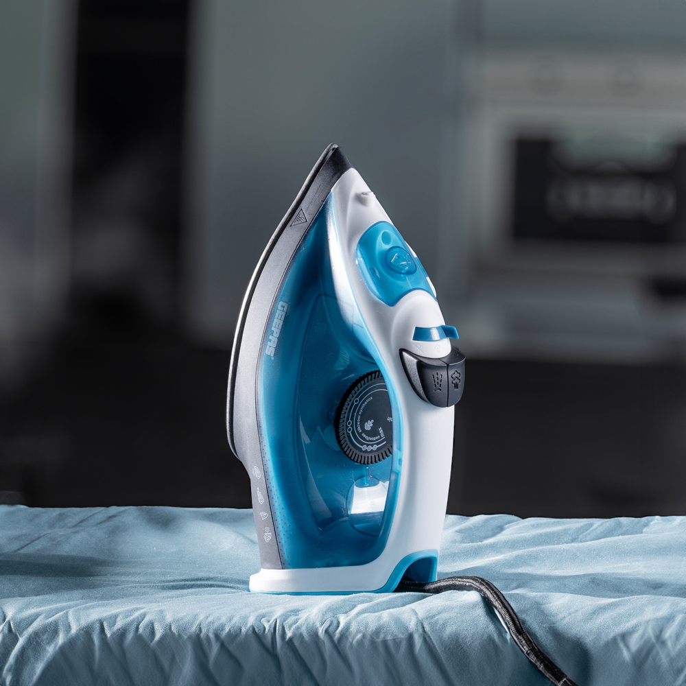 Geepas GSI7783UK-BL Blue Fast Heat Up Steam Iron 1800W Image 2