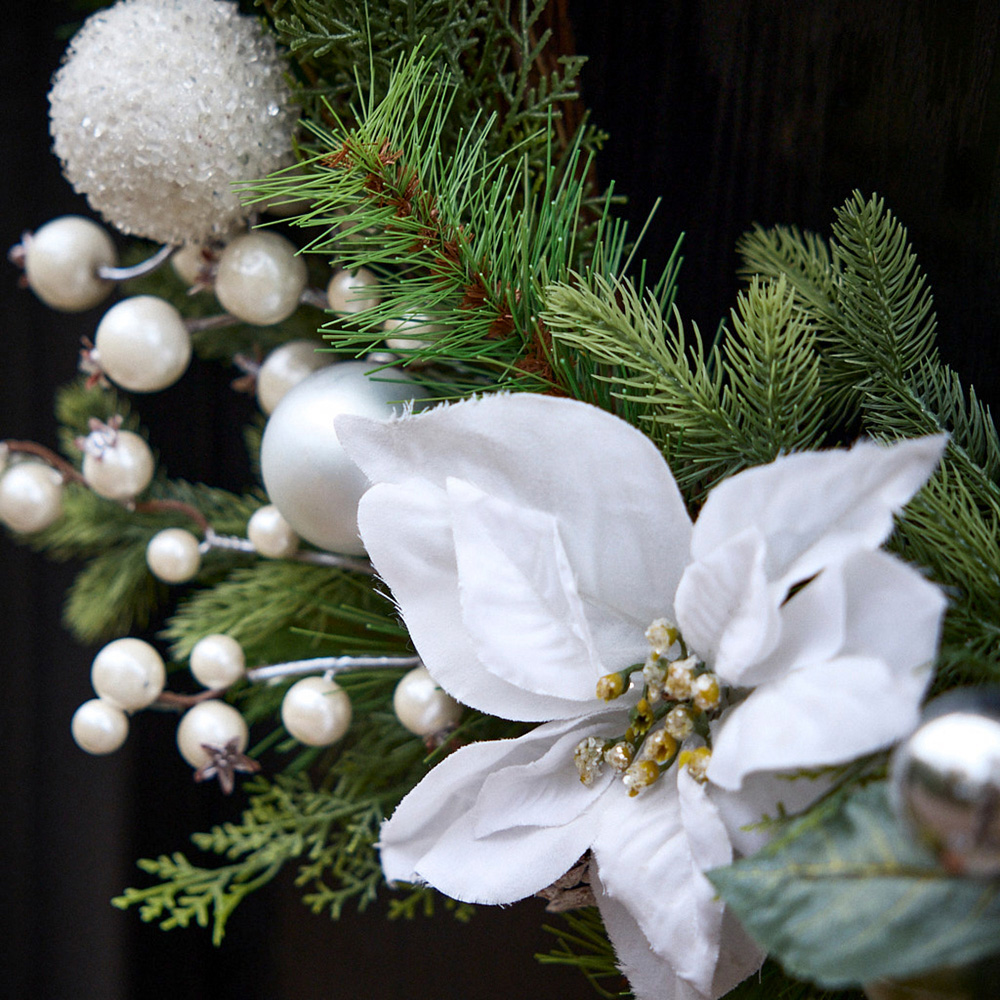 Dibor Valley Snowdrift Christmas Wreath 42cm Image 5
