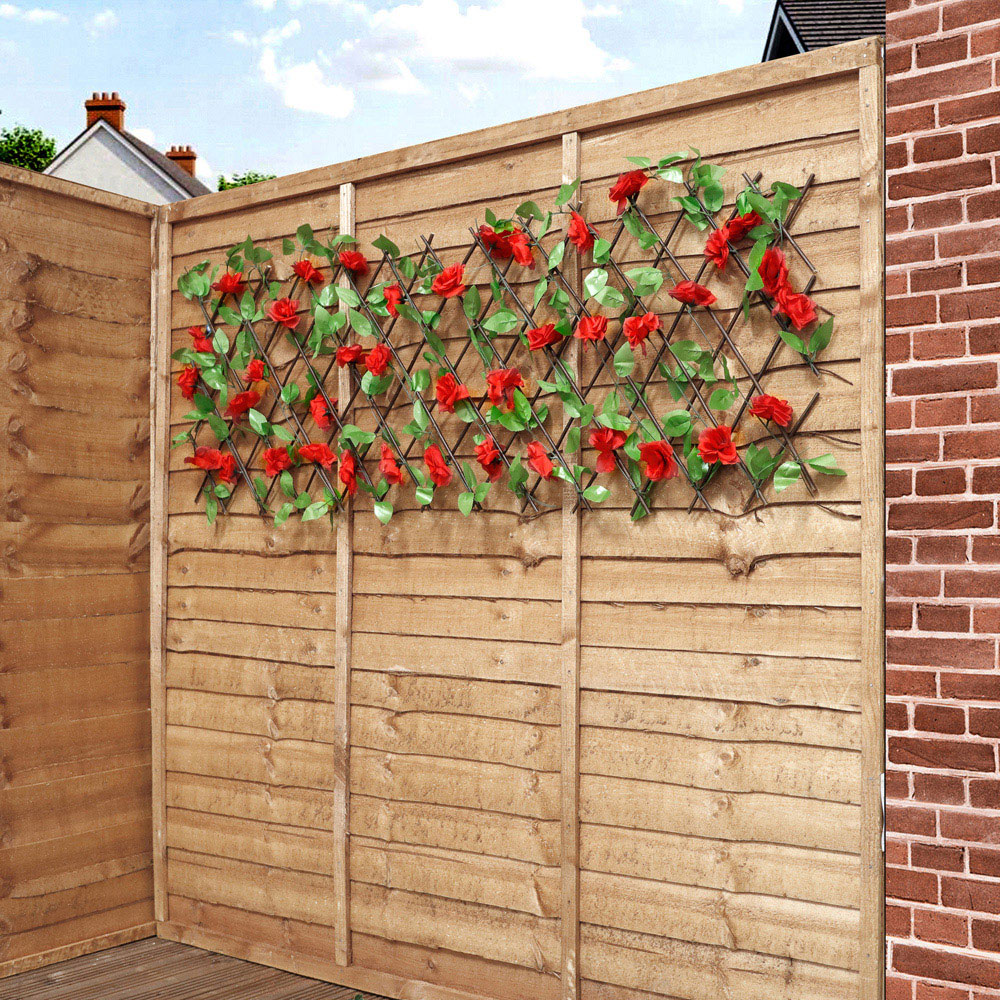 Gardenwize Red Flower Expandable Garden Trellis with Solar LED Image 2