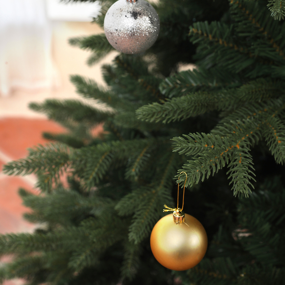 Everglow Green Artificial Spurce Christmas Tree 6ft Image 3