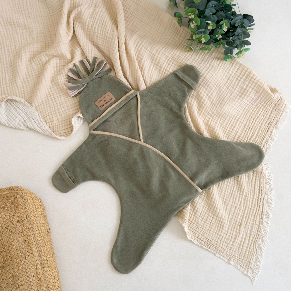 Clair de Lune Green Star Fleece Wrap Blanket Image 2