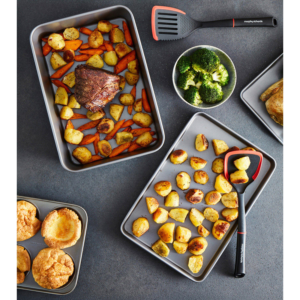 Morphy Richards Oven Tray and Roasting Tin Set Image 2