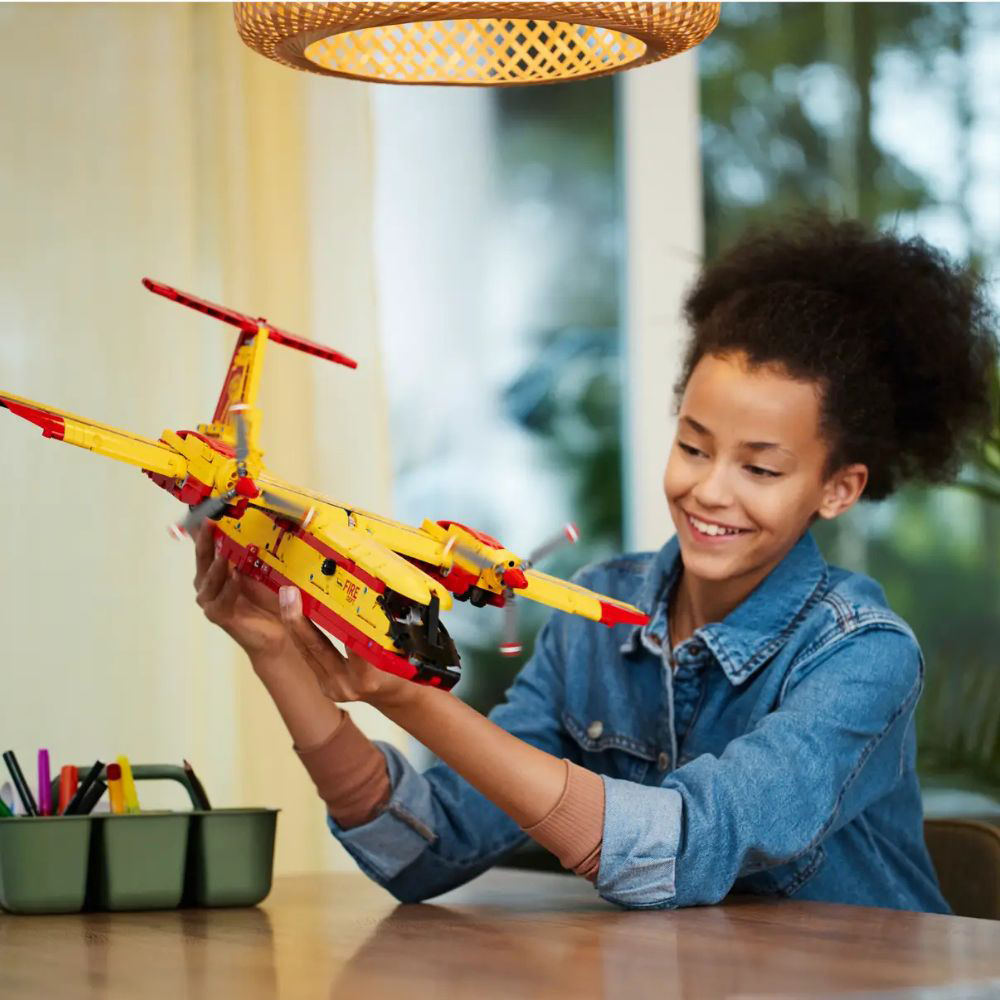 LEGO Technics 42152 Firefighter Aircraft 1134 Pieces Image 2