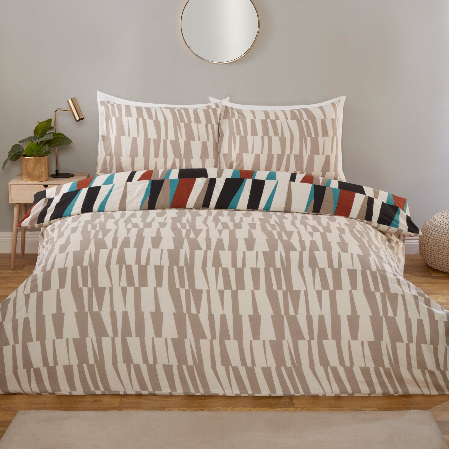 Ezra Geometric Duvet Set Beige Superking Image 2