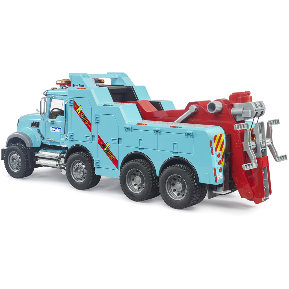 Bruder MACK Granite Light and Sound Heavy Tow Truck Image 5