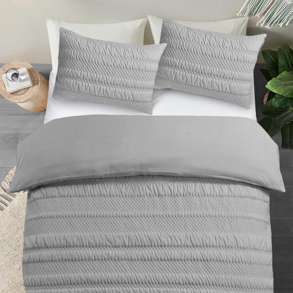 Velosso Super King Size Silver Saville Duvet Set Image 4