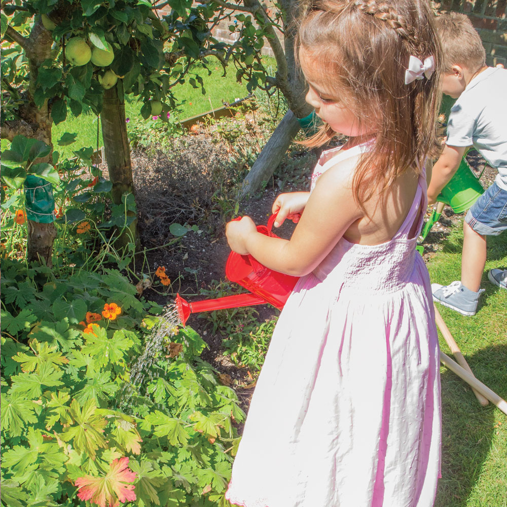 Bigjigs Toys Kids Red 7 Piece Gardening Starter Pack Image 4