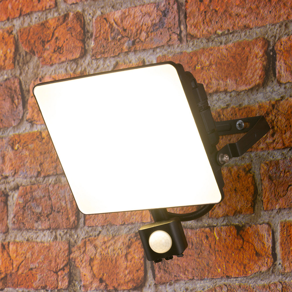 TCP PIR Motion Sensor 50W LED Floodlight with Screwless Connector Image 2
