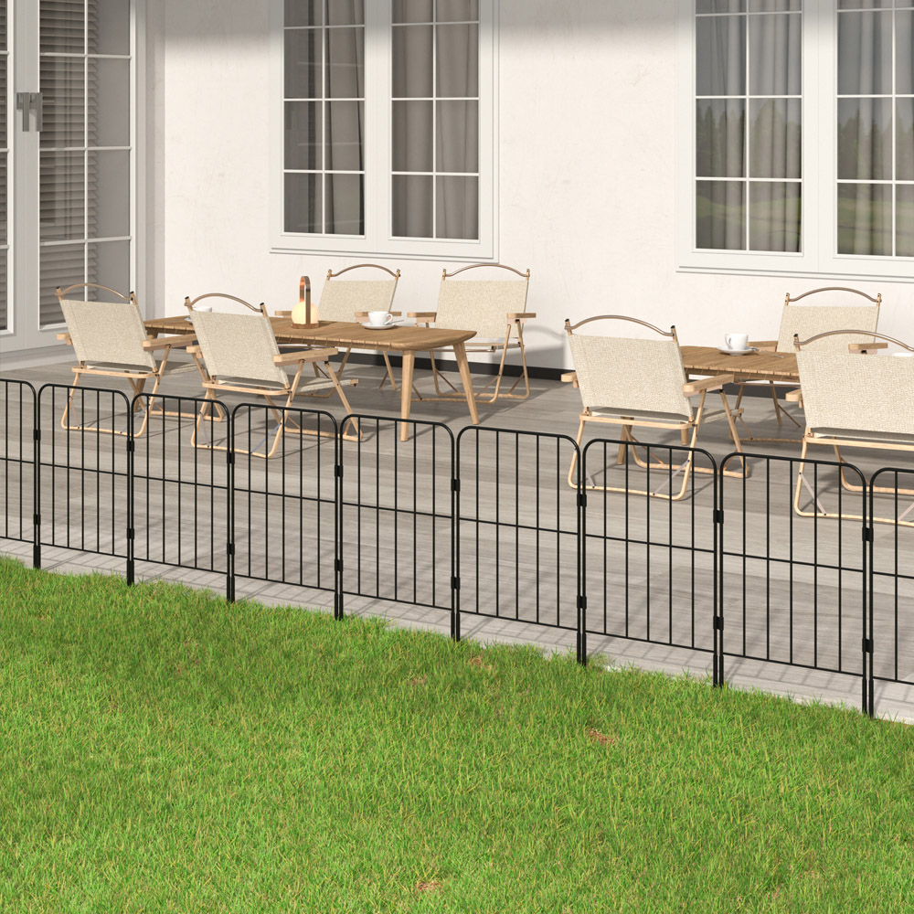 Living and Home Black 31 x 61cm 25 Pack Multipurpose Wrought Iron Garden Fence Image 7